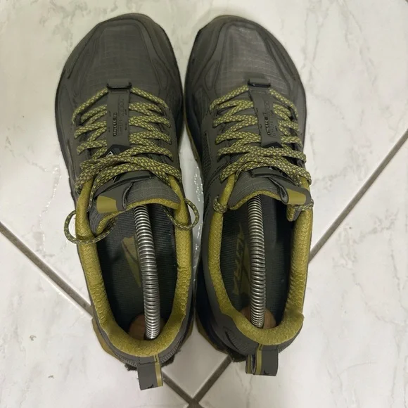 Altra Gray and Green Athletic Shoes for Trail Performance - Picture 2 of 4
